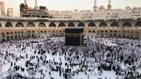 Menggapai Ketenangan Melalui Tawaf dan Sa’i