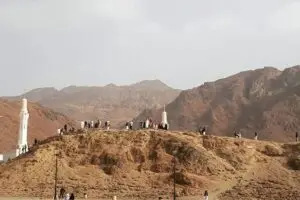 Persiapan Fisik dan Keimanan untuk Wukuf di Arafah