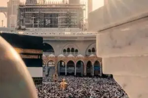 Mengapa Shalat di Masjidil Haram Istimewa?