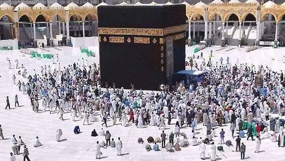 Keajaiban Doa di Depan Ka’bah