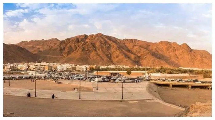 Bukit Uhud dan Kisah Tragis Perang Uhud