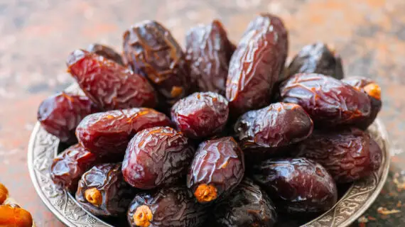 Kurma: Buah Kaya Nutrisi dan Antioksidan