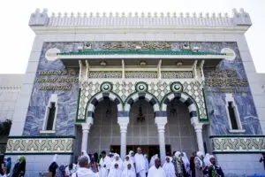 Perbedaan Ibadah Umroh dan Haji