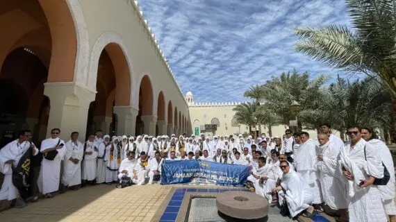 Trik Memakai Kain Ihram agar Tidak Melorot