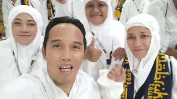 Cara Benar Memakai Kain Ihram untuk Umrah