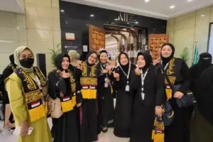 Model Baju Batik Umroh Wanita Elegan & Syar’i