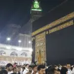 Umrah Mudah: Penerbangan Langsung vs. Transit