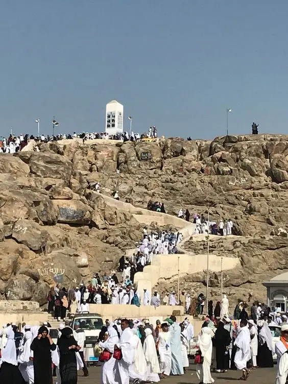 Kisah Cinta Nabi Adam dan Hawa di Jabal Rahmah