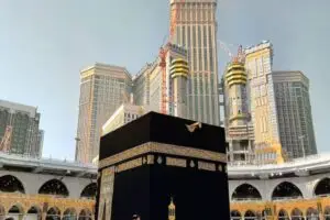 Tips Bertahan di Cuaca Ekstrem Umroh