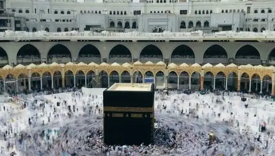 Keberadaan dan Fungsi di Dalam Ka’bah