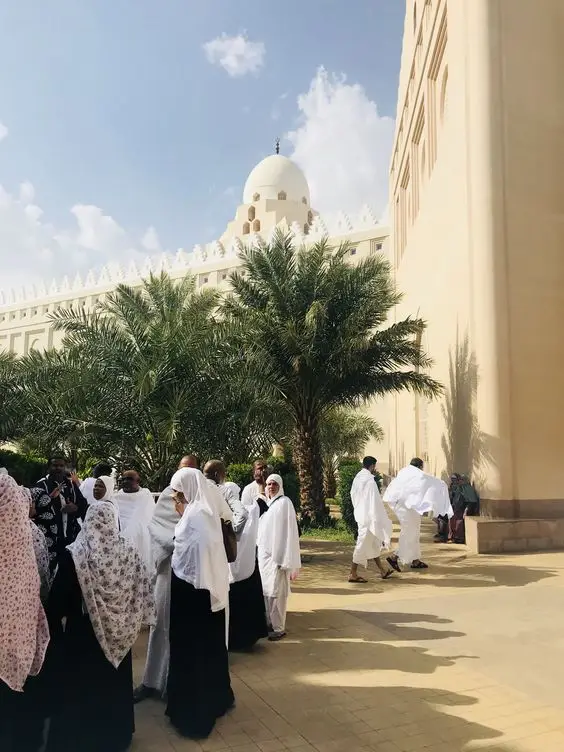 Waktu Terbaik untuk Membeli Oleh-Oleh Umrah