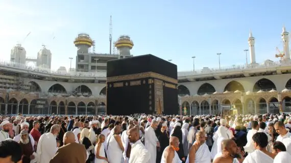 Tips Packing Umrah Efektif untuk Milenial