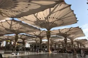 Sejarah dan Makna Payung Madinah