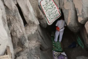 Wahyu Pertama di Gua Hira, Jabal Nur