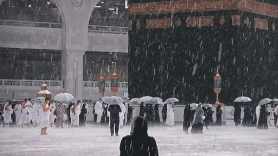 Fenomena Hujan di Masjidil Haram dan Sejarahnya