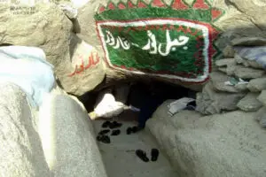 Peran Abu Bakar di Gua Tsur