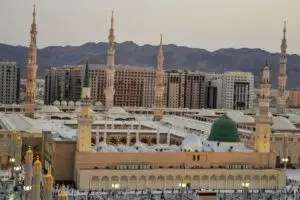 Memilih Travel Umrah: Langkah-Langkah Penting