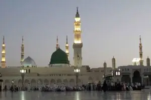 Pintu Masuk Terdekat di Masjid Nabawi
