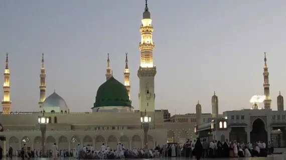 Mengunjungi Masjid Sejarah Shalat Jum’at