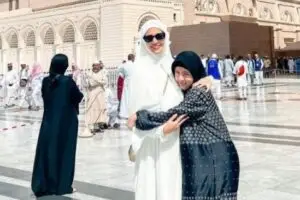 Cara Merawat Kacamata Hitam Selama Umrah