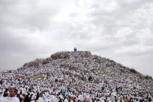 Keuntungan Menggunakan Tour Guide di Tanah Suci