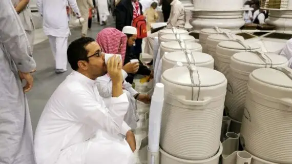 Keutamaan Minum Air Zamzam di Pagi Hari