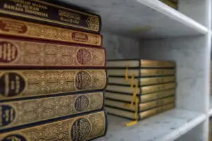 Kenapa Wakaf Alquran di Masjidil Haram Banyak Pahalanya?