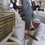 Mengapa Minum Air Zamzam Saat Sa’i Dianjurkan?