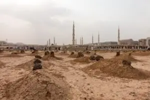 Alasan Dilarangnya Membawa Tanah dari Tanah Haram